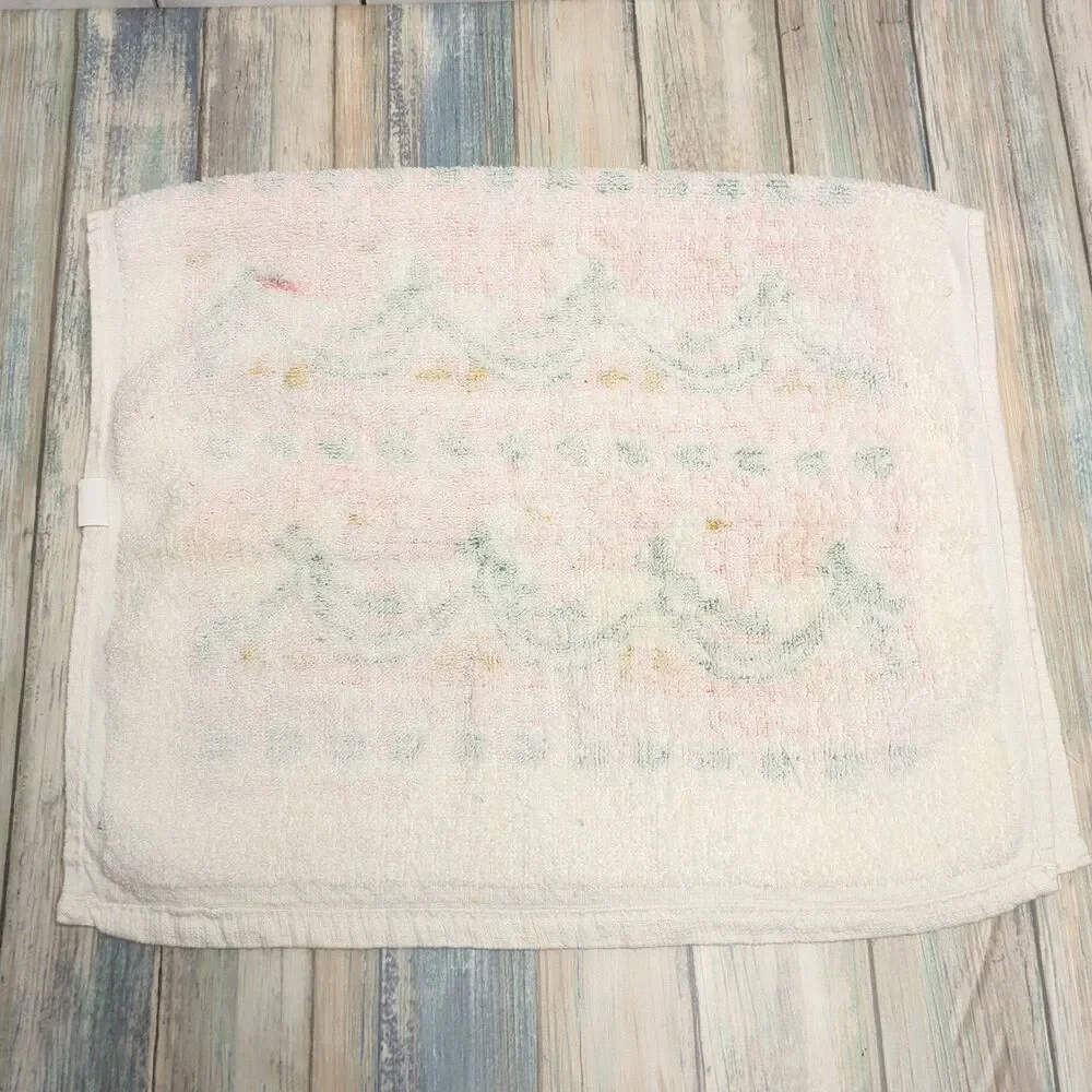 Vintage Christmas Geese Hand Towel 100% Cotton Red Green Holiday 14